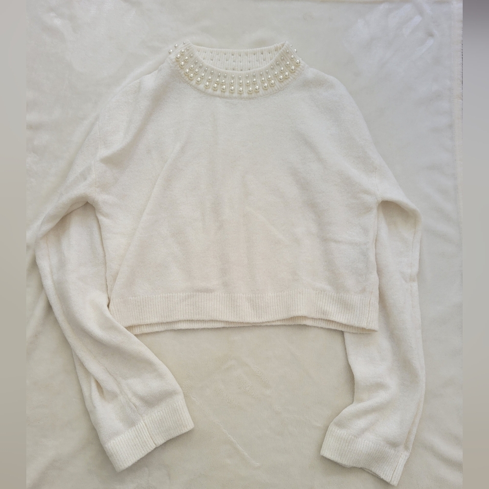 Hm cropped pearl sweater